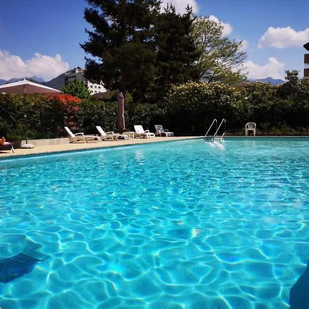 Apartamento Mont Royal Balcon Et Piscine Annecy Exterior foto