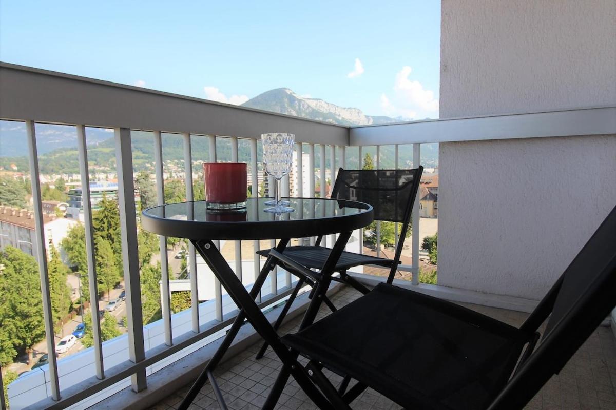 Apartamento Mont Royal Balcon Et Piscine Annecy Exterior foto