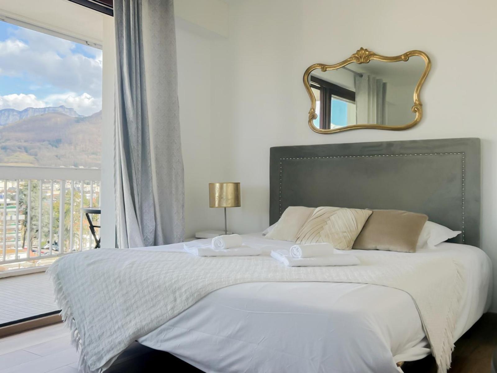 Apartamento Mont Royal Balcon Et Piscine Annecy Exterior foto